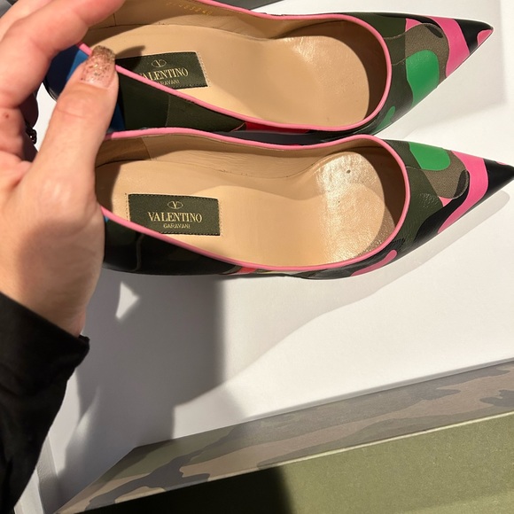 Authentic VALENTINO GARAVANI Psychedelic Camo Rockstud Pump - ONLY WORN TWICE - Picture 6 of 16